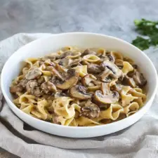 Easy One Pot Mushroom Stroganoff