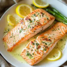 Easy Pan-Fried Salmon with Lemon and Garlic