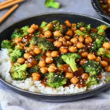 Garlic Broccoli Stir Fry With Chickpeas