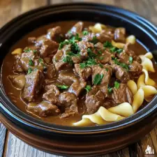 Slow Cooker Beef and Noodles