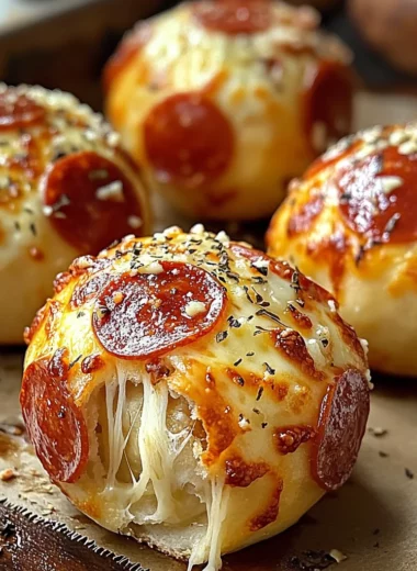 Easy Pepperoni Pizza Bombs