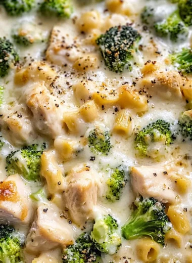 Chicken and Broccoli Alfredo Bake