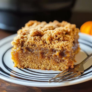 Pumpkin Spice Crumb Cake