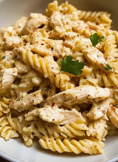 Crockpot Garlic Parmesan Chicken Pasta