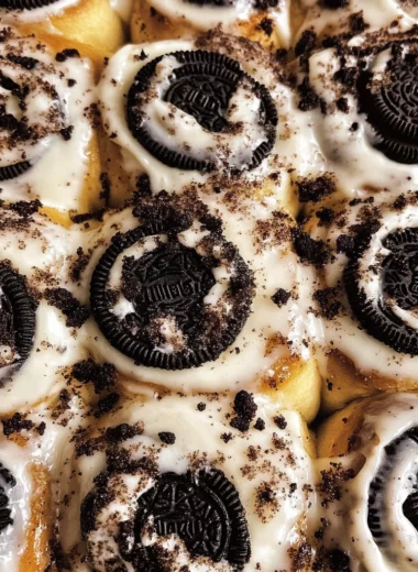 Cookies and Cream Cinnamon Rolls