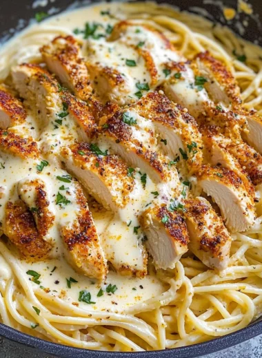 Easy Creamy Cajun Chicken Spaghetti with Garlic Mozzarella Sauce
