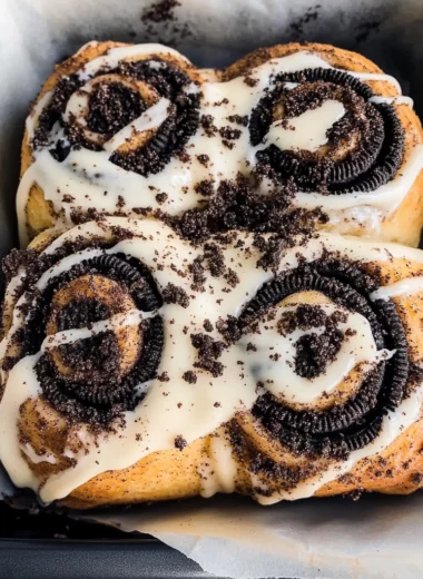 Oreo Cinnamon Roll