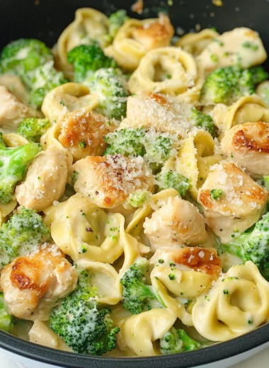 Creamy Garlic Parmesan Tortellini with Chicken and Broccoli