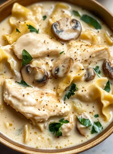 Roasted Garlic White Chicken Lasagna Soup