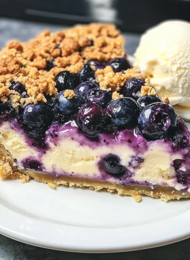 Blueberry Crumble Cheesecake Pie