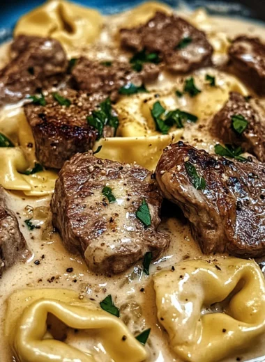 Cracked Garlic Steak Tortellini in Creamhouse Sauce Bliss
