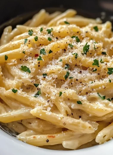 One Pot Creamy Garlic Pasta (Just 20 Minutes!)