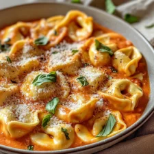Delicious Creamy Tomato Tortellini Recipe for Easy Dinner