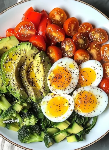 Everything-Seasoned Veggie & Egg Power Plate